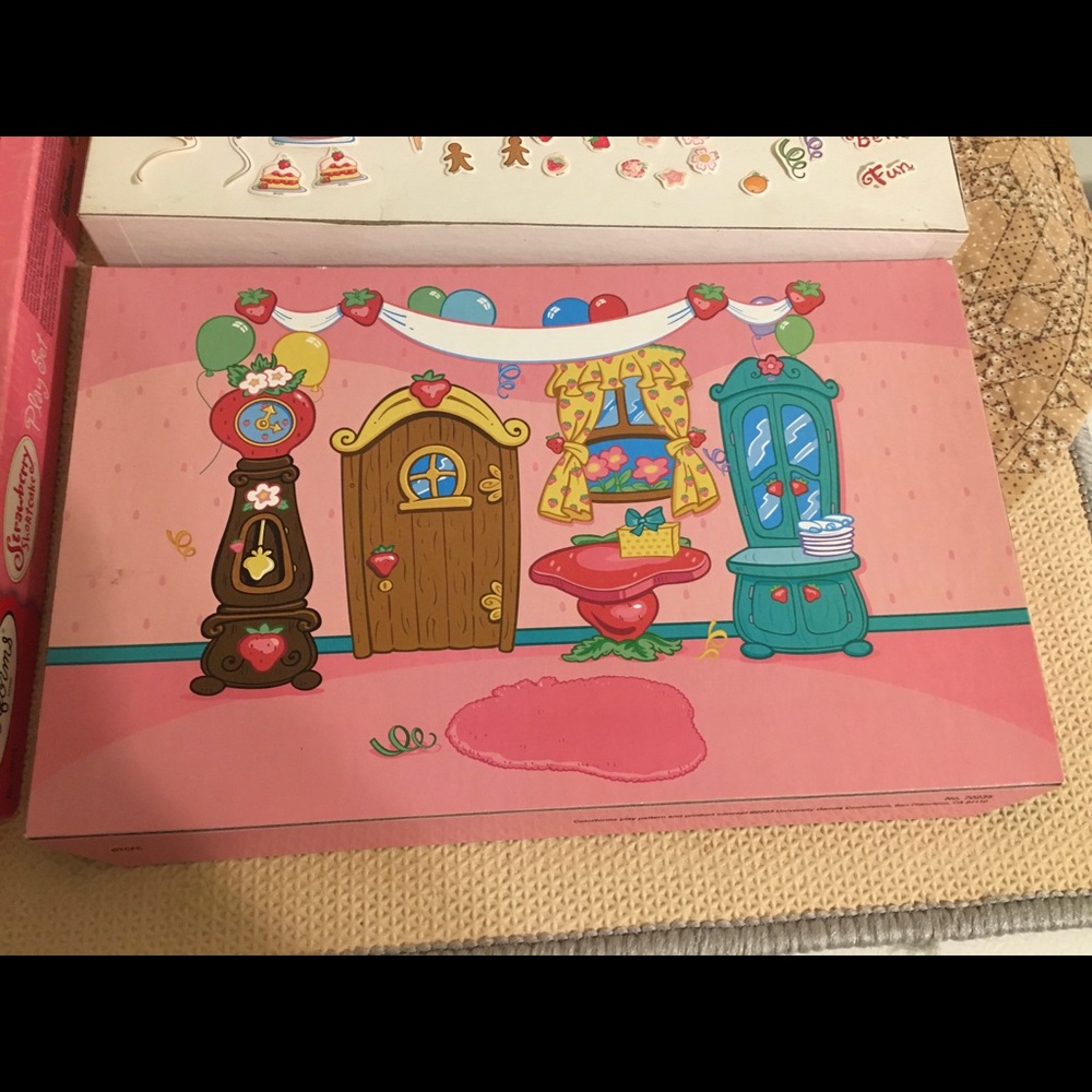 2003 Strawberry Shortcake Colorforms Near Complete - Picture 5 of 7